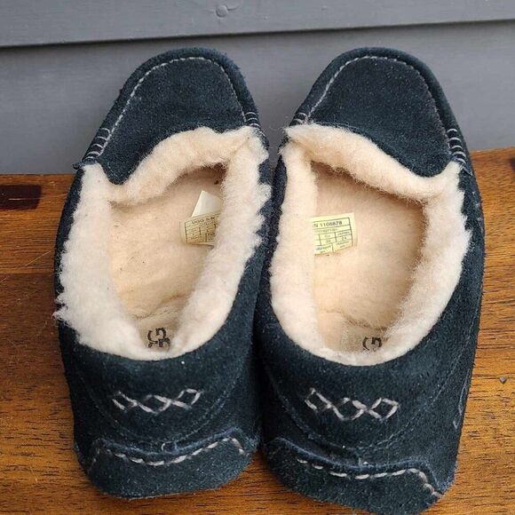 UGG Black Ansley Suede Shearling Slippers size 7 - Picture 2 of 10